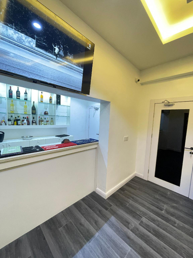 Food & Drinks, LuxeVilla 42, Eti-Osa