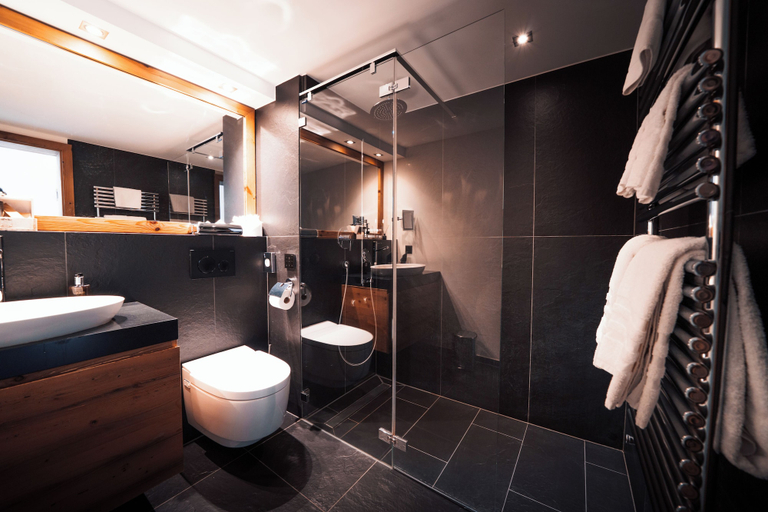 Bathroom 4, Hotel Bellerive, Visp
