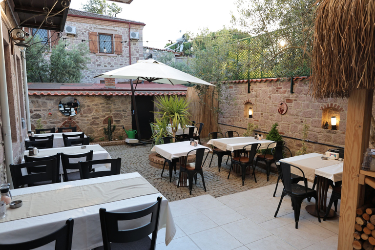 Outdoor dining 4, Adena Pansiyon, Ayvalık