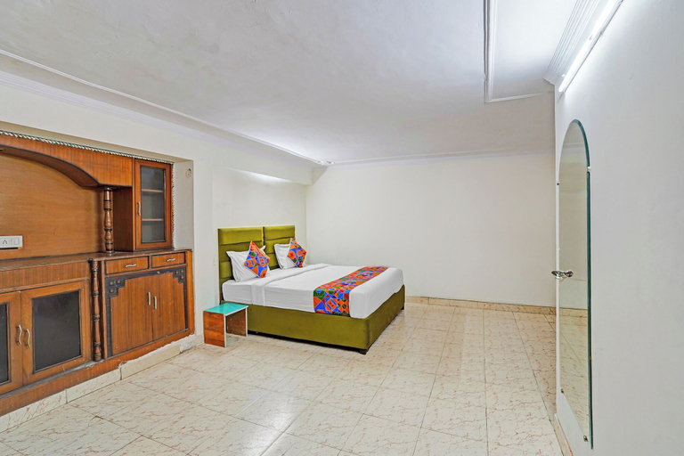 Room 2, FabHotel Crown 15 - Noida Sector-15 Metro Station, Gautam Buddha Nagar