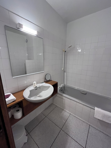 Bathroom 4, Hôtellerie du Roy, Savoie