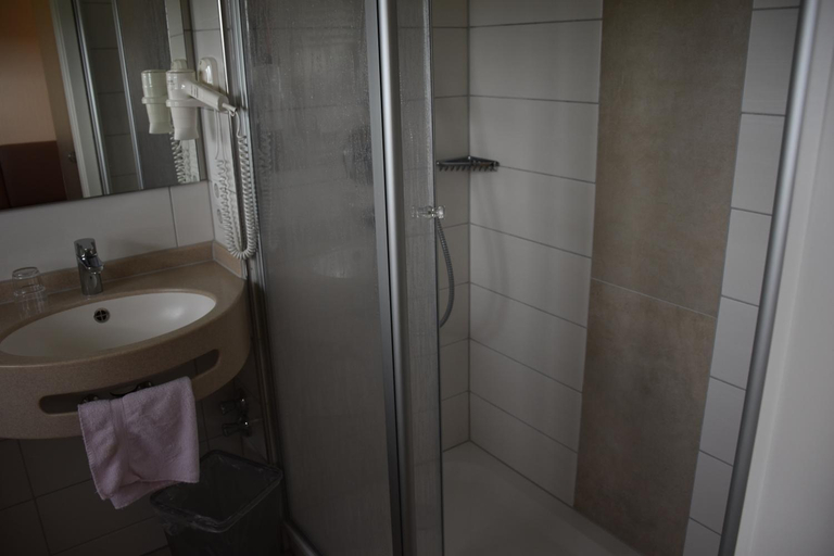 Bathroom 4, Hotel Gasthof Straub, Breisgau-Hochschwarzwald