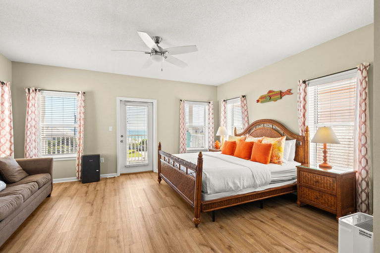 Room 2, 30A 4BR Seabreeze Home w Pool & Beach Access & Bikes - Sleeps 16, Walton
