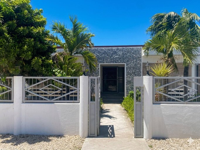 4, Villa with a poola 10-minute walk to the beach, Santa Fe