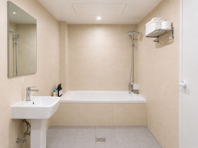 Bathroom 4, Yoonstay Haenggung, Suwon