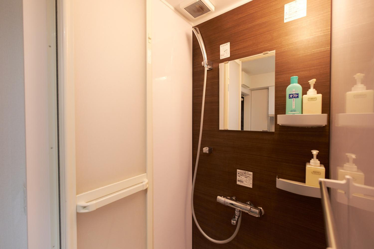 Bathroom 3, Studio G2, Toshima