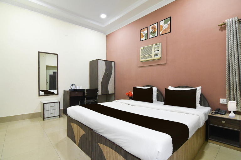 Room 3, Super Collection O Kalighat, Kolkata