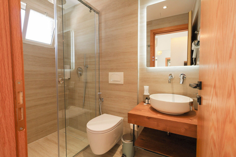 Bathroom 2, Luxury Villa Oasis, Sarandës