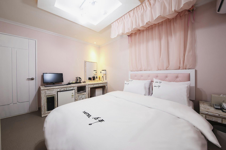 Bedroom, Iksan Sopung, Iksan