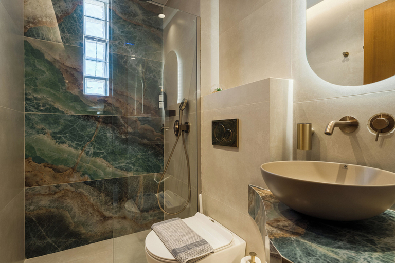 Bathroom 5, Plaza Hotel, Ionian Islands