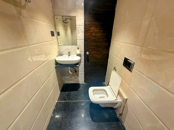 Bathroom 4, Hotel Golden Palace - Mira Bhayandar, Thane
