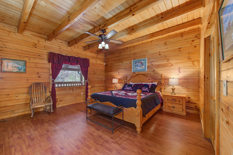 Room 4, Secluded Hideaway, Sevier