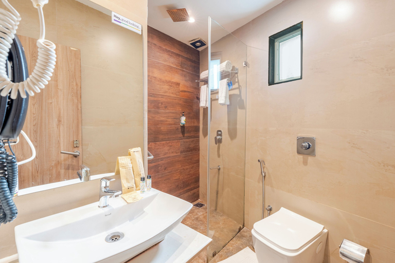 Bathroom 4, Treebo Premium Widlor Boutique, Mumbai Suburban