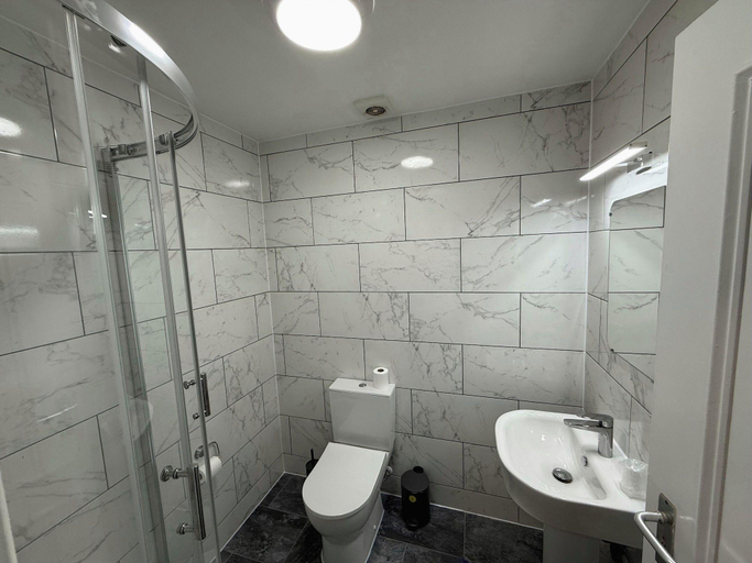 Bathroom 3, Preston Park Hotel, Brighton and Hove