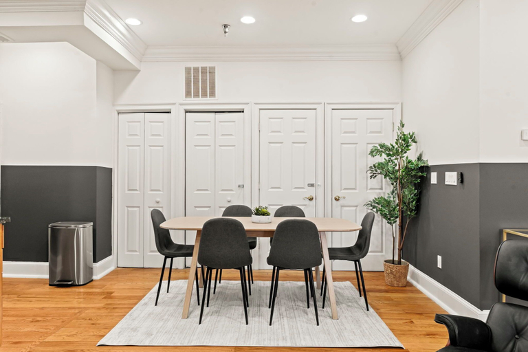 Dining room 4, Apartmint at 113 Chestnut St, Philadelphia