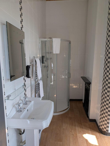 Bathroom 3, The Godwins, Herefordshire