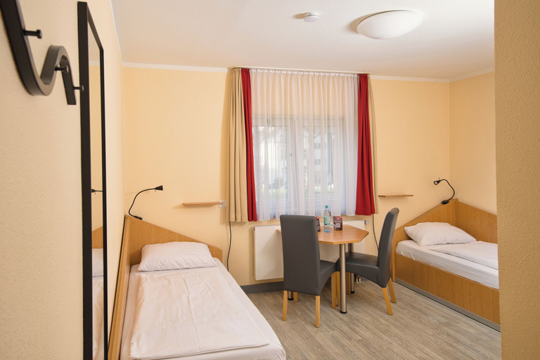 Bedroom 5, Sporthotel Borussia Düsseldorf, Düsseldorf