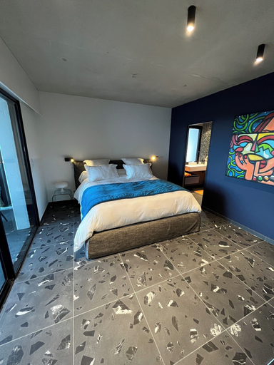 Bedroom 2, SUITE 28, Aude
