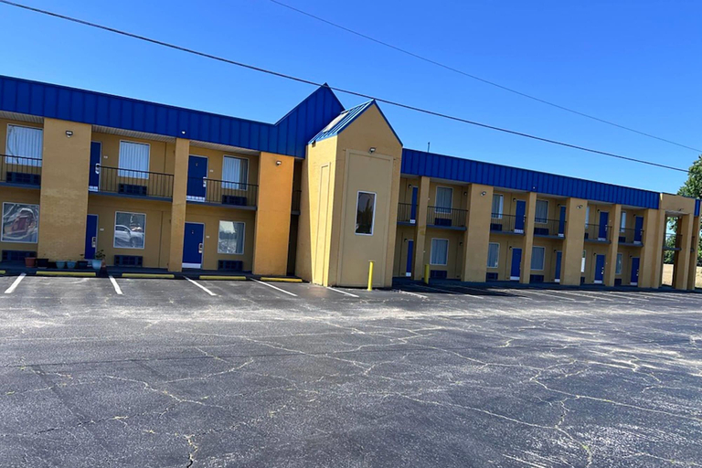 Exterior & Views 2, Super 8 by Wyndham Lumberton NC, Robeson