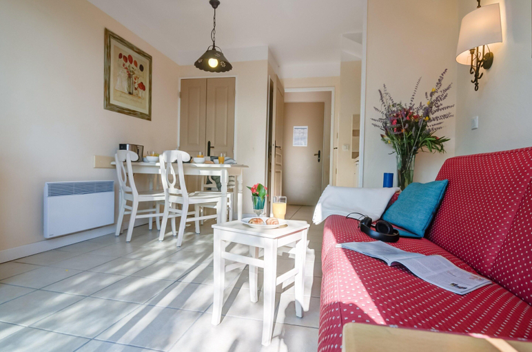 Living area, Grospierres Duplex With Large Terrace for 4, Ardèche