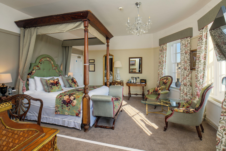 Bedroom 2, The Castle of Brecon Hotel, Powys