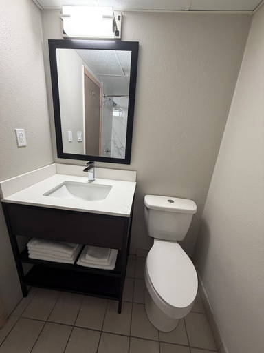 Bathroom 4, Overlook Mountain Inn, Marshall