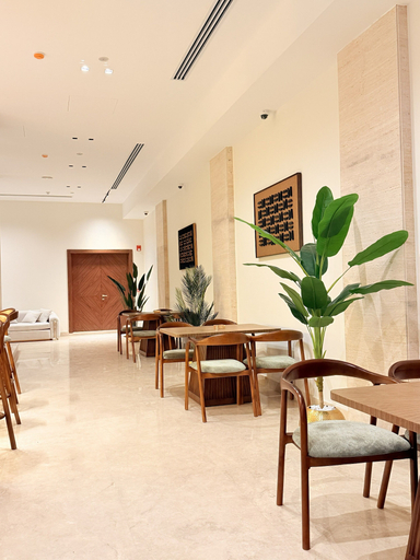 Restaurant 5, DHB STAYS, Qasr an-Nil