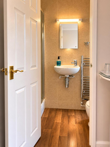 Bathroom 3, The Coastyard Hotel and garden Chalets., West Sussex