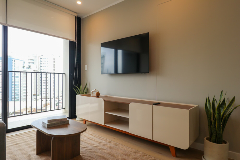 Room 1, w Upscale 2BR w Balcony View in Miraflores, Lima