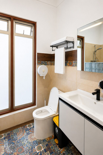 Bathroom 4, Rainbow Holiday Resort, Ba