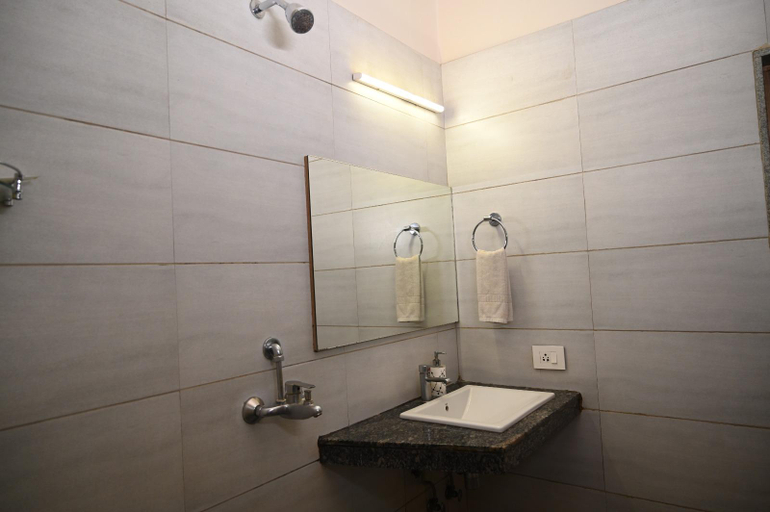 Bathroom 5, HOTEL GENISTA INN, Ranchi