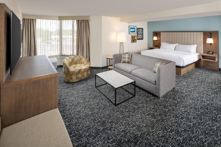 Bedroom 4, DoubleTree by Hilton Hotel Johnson City, Washington