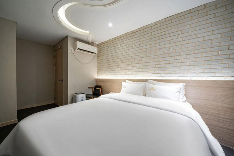 Bedroom 2, Jamsil Louize, Songpa