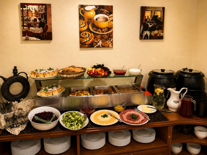 Food & Drinks 5, Hotel Three Korony, Drohobyts'kyi