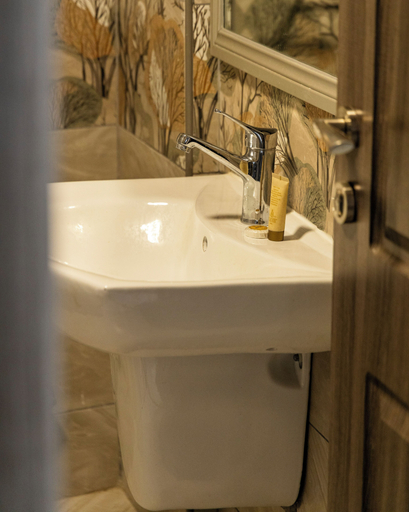 Bathroom 3, Salmiya Grand Hotel, Salmiya