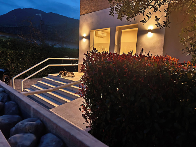 Exterior detail, le lenze, Isernia
