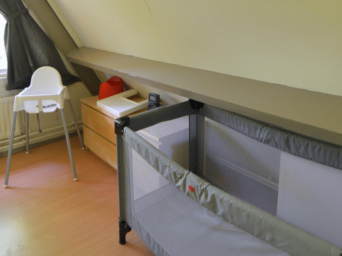 Bedroom 2, Chalet in Tyrol near Ski Slope, Weert
