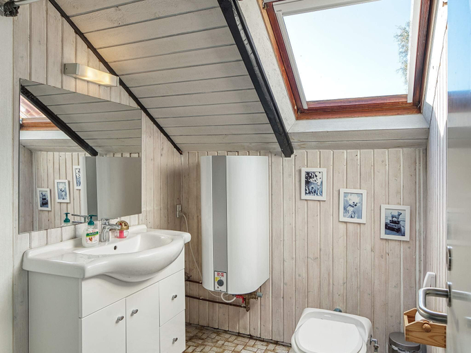 Bathroom 3, 5 person holiday home in Dannemare, Lolland