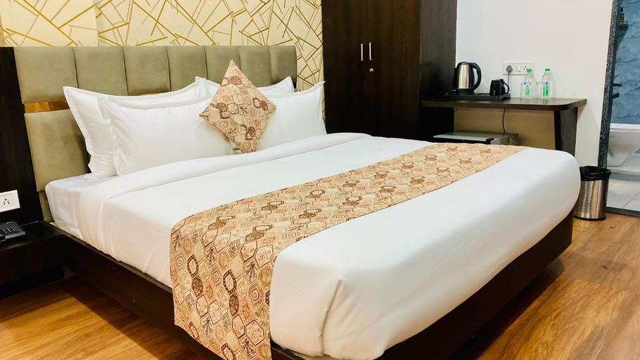 Room 3, Hotel Rove Inn, Indore