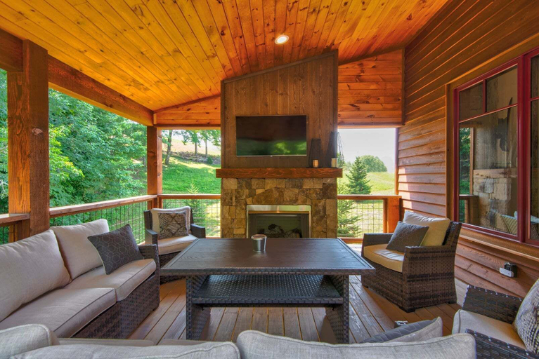 Interior 4, Overlook Nook at Eagles Nest, Avery