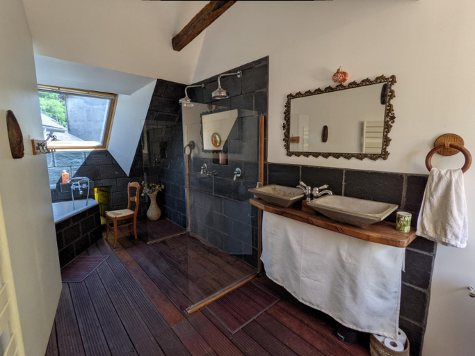 Bathroom 3, Chambres d'hotes Les Chatougoulis, Ariège