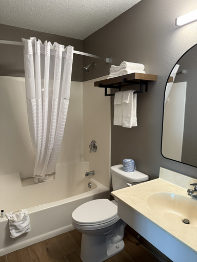 Bathroom 4, Super 8 by Wyndham Perham, Otter Tail