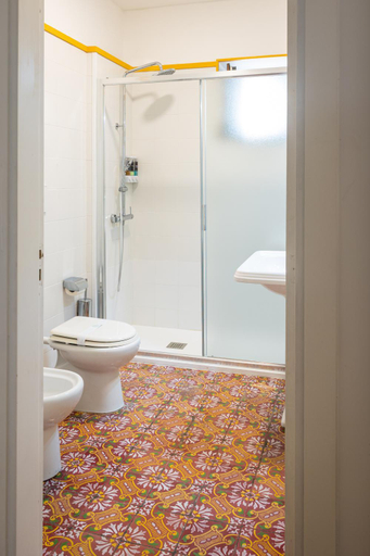 Bathroom 3, B&B Faraglione, Messina