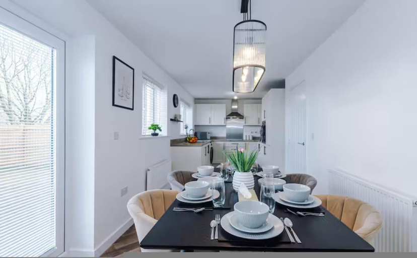 Room 3, Spacious 4BR Family Home in Cullingworth Near Haworth Skipton, Bradford