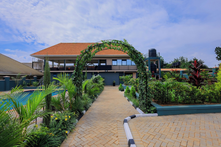 Pool 5, Port Harbor Hotel, Jinja