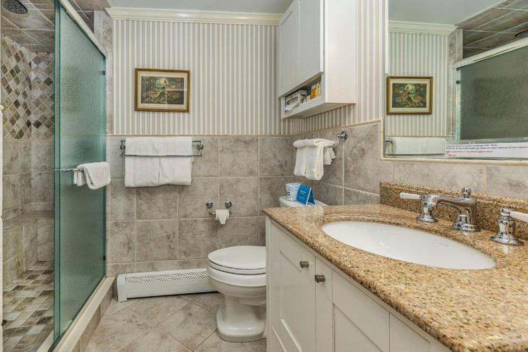 Bathroom 3, Winstead Beach Resort, Barnstable