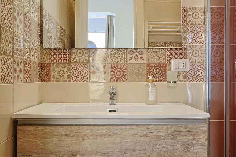 Bathroom 2, Gallone - The First, Napoli