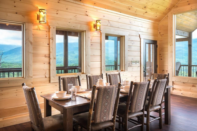 Dining 5, Southern Skies, Sevier