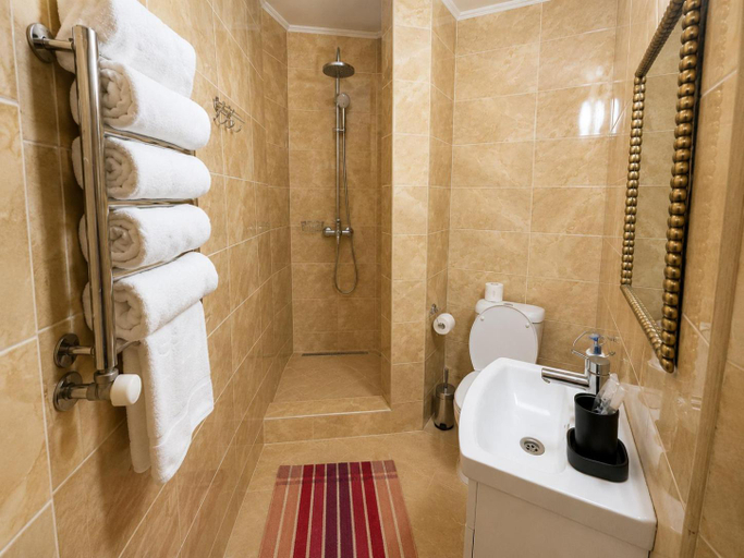 Bathroom 3, Hotel Three Korony, Drohobyts'kyi