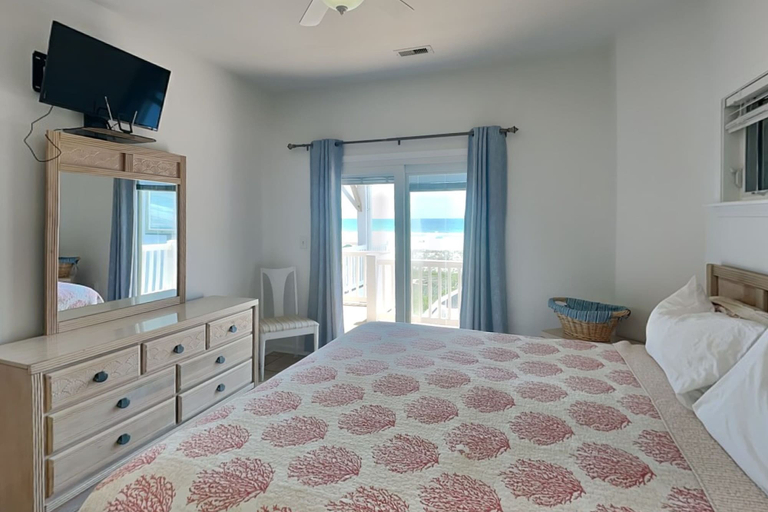 Bedroom 2, Sunshiny Daze by Topsail Realty, Pender
